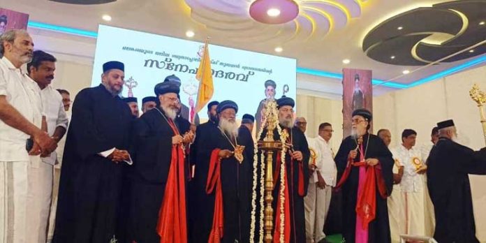 വലിയ മെത്രാപ്പോലീത്തയ്ക്ക് ആദരവ് അർപ്പിച്ച് തുമ്പമൺ ഭദ്രാസനം വലിയ മെത്രാപ്പോലീത്തയ്ക്ക് ആദരവ് അർപ്പിച്ച് തുമ്പമൺ ഭദ്രാസനം