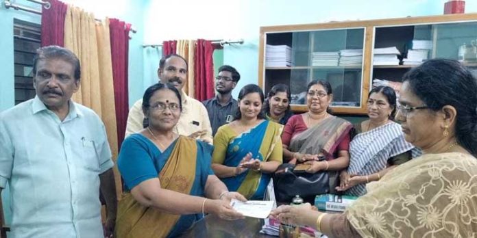 നവകേരള സദസ്സിന് കോൺഗ്രസ് ഭരിക്കുന്ന കോന്നി ബ്ലോക്ക് പഞ്ചായത്ത് ഫണ്ട് നൽകി നവകേരള സദസ്സിന് കോൺഗ്രസ് ഭരിക്കുന്ന കോന്നി ബ്ലോക്ക് പഞ്ചായത്ത് ഫണ്ട് നൽകി