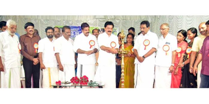 വള്ളിക്കോട് ഗ്രാമപഞ്ചായത്തിലെ ജൽ ജീവൻ മിഷൻ സമഗ്ര കുടിവെള്ള പദ്ധതിയുടെ നിർമാണ ഉദ്ഘാടനം നടന്നു വള്ളിക്കോട് ഗ്രാമപഞ്ചായത്തിലെ ജൽ ജീവൻ മിഷൻ സമഗ്ര കുടിവെള്ള പദ്ധതിയുടെ നിർമാണ ഉദ്ഘാടനം നടന്നു