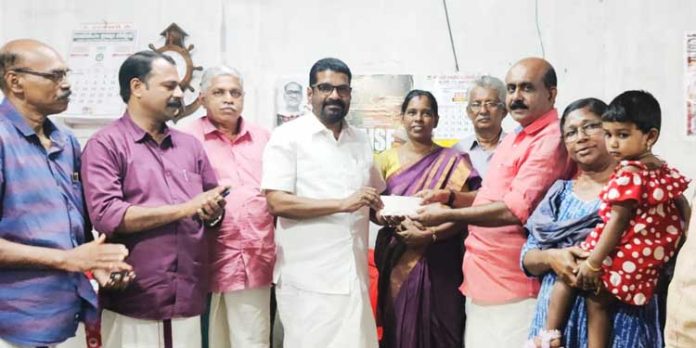 സിപിഐ പ്രവര്ത്തന ഫണ്ട് ഏറ്റുവാങ്ങി സിപിഐ പ്രവര്ത്തന ഫണ്ട് ഏറ്റുവാങ്ങി