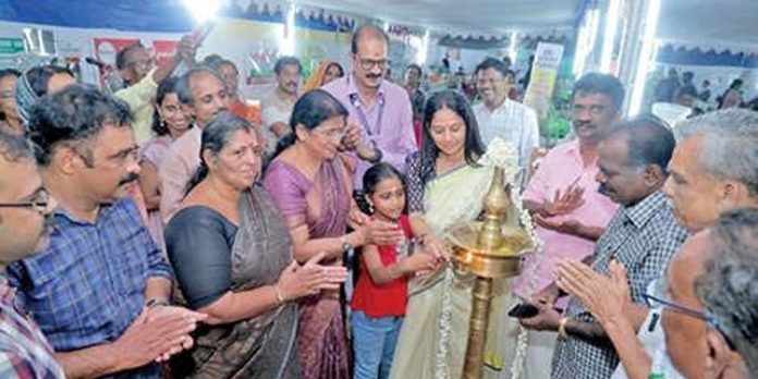 ചെറുകിട വ്യവസായ ഉത്പന്ന പ്രദർശന വിപണനമേള തുടങ്ങി ചെറുകിട വ്യവസായ ഉത്പന്ന പ്രദർശന വിപണനമേള തുടങ്ങി