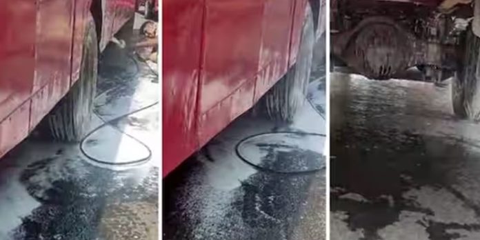ഓടിക്കൊണ്ടിരുന്ന കെഎസ്ആർടിസി ബസിൽ നിന്നും തീയും പുകയും ഓടിക്കൊണ്ടിരുന്ന കെഎസ്ആർടിസി ബസിൽ നിന്നും തീയും പുകയും