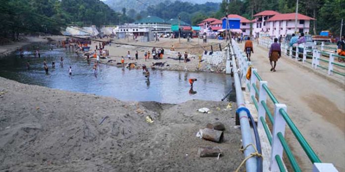 സംസ്ഥാന പോലീസ് മേധാവി നാളെ (15) പമ്പയില് സംസ്ഥാന പോലീസ് മേധാവി നാളെ (15) പമ്പയില്