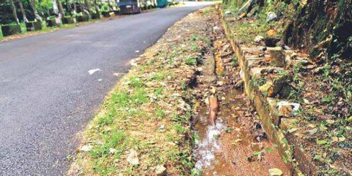 തീര്ഥാടന കാലം ആരംഭിക്കാന് ദിവസങ്ങള് ; മണ്ണാറക്കുളഞ്ഞി – പമ്പാ റോഡ് തകര്ച്ചയില് തീര്ഥാടന കാലം ആരംഭിക്കാന് ദിവസങ്ങള് ; മണ്ണാറക്കുളഞ്ഞി – പമ്പാ റോഡ് തകര്ച്ചയില്