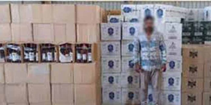 ഒമാനിൽ 11,500ലധികം മദ്യക്കുപ്പികള് കസ്റ്റംസ് അധികൃതർ പിടികൂടി ഒമാനിൽ 11,500ലധികം മദ്യക്കുപ്പികള് കസ്റ്റംസ് അധികൃതർ പിടികൂടി