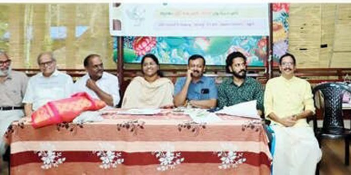 കുമാരനാശാൻ സ്മൃതിപരമ്പര പ്രഭാഷണം നടന്നു കുമാരനാശാൻ സ്മൃതിപരമ്പര പ്രഭാഷണം നടന്നു