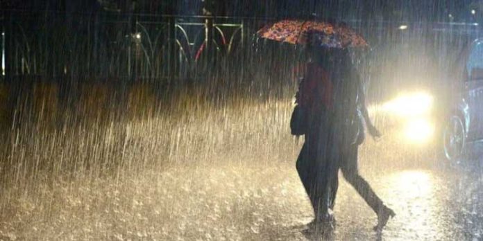 കനത്ത മഴ, സംസ്ഥാനത്ത് 5 ജില്ലകളിൽ ഓറഞ്ച് അലർട്ട് ; മണ്ണിടിച്ചിലിനും ഉരുൾപൊട്ടലിനും സാധ്യത, മുന്നറിയിപ്പ് കനത്ത മഴ, സംസ്ഥാനത്ത് 5 ജില്ലകളിൽ ഓറഞ്ച് അലർട്ട് ; മണ്ണിടിച്ചിലിനും ഉരുൾപൊട്ടലിനും സാധ്യത, മുന്നറിയിപ്പ്
