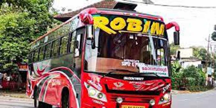 റോബിന്റെ പേരില് പണപ്പിരിവ് ; പോസ്റ്ററുമായി റോബിൻ മോട്ടോർസിന് യാതൊരു ബന്ധവുമില്ലെന്ന് ബസുടമ റോബിന്റെ പേരില് പണപ്പിരിവ് ; പോസ്റ്ററുമായി റോബിൻ മോട്ടോർസിന് യാതൊരു ബന്ധവുമില്ലെന്ന് ബസുടമ
