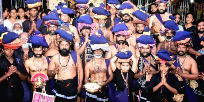 മാരിപുരം മാരിയമ്മൻ കോവിലിൽ നിന്ന് 24ാമത് ശബരീശ ദർശന പദയാത്ര സംഘം പുറപ്പെട്ടു മാരിപുരം മാരിയമ്മൻ കോവിലിൽ നിന്ന് 24ാമത് ശബരീശ ദർശന പദയാത്ര സംഘം പുറപ്പെട്ടു