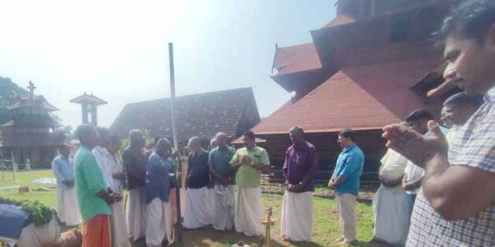 ശ്രീവല്ലഭ മഹാക്ഷേത്രത്തിലെ സ്വർണധ്വജ നിർമ്മാണത്തിനുള്ള പണിശാലയുടെ കാൽനാട്ടു കർമ്മം നിര്വഹിച്ചു ശ്രീവല്ലഭ മഹാക്ഷേത്രത്തിലെ സ്വർണധ്വജ നിർമ്മാണത്തിനുള്ള പണിശാലയുടെ കാൽനാട്ടു കർമ്മം നിര്വഹിച്ചു
