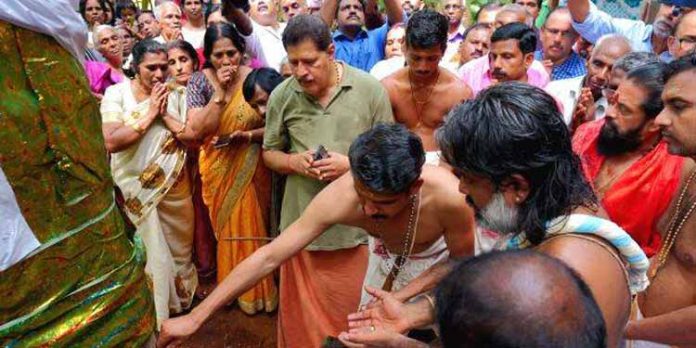 സ്വർണ ധ്വജ നിര്മ്മാണം ; മഹാഘോഷയാത്ര ഇന്ന് സ്വർണ ധ്വജ നിര്മ്മാണം ; മഹാഘോഷയാത്ര ഇന്ന്