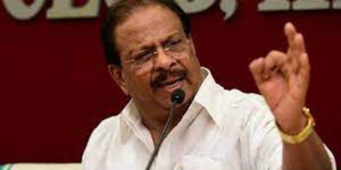 നടിയുടെ ആരോപണത്തിൽ രഞ്ജിത്തിനെതിരെ അന്വേഷണം വേണം, ചലച്ചിത്ര അക്കാദമി ചെയർമാൻ സ്ഥാനത്ത് നിന്ന് മാറ്റണം : സുധാകരൻ നടിയുടെ ആരോപണത്തിൽ രഞ്ജിത്തിനെതിരെ അന്വേഷണം വേണം, ചലച്ചിത്ര അക്കാദമി ചെയർമാൻ സ്ഥാനത്ത് നിന്ന് മാറ്റണം : സുധാകരൻ