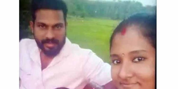 ഭാര്യ തൂങ്ങി മരിച്ചതിന് പിന്നാലെ ഭര്ത്താവ് കൈ ഞരമ്പ് മുറിച്ച് ആറ്റില്ച്ചാടിയെന്ന് സംശയം ഭാര്യ തൂങ്ങി മരിച്ചതിന് പിന്നാലെ ഭര്ത്താവ് കൈ ഞരമ്പ് മുറിച്ച് ആറ്റില്ച്ചാടിയെന്ന് സംശയം