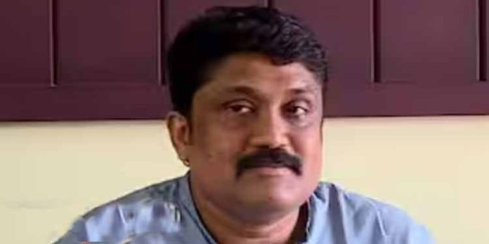 വ്യാജ തിരിച്ചറിയൽ കാർഡ് ഉപയോഗിച്ചത് തെരഞ്ഞെടുപ്പ് സംവിധാനം അട്ടിമറിക്കുന്നതിന്റെ സൂചന ; എഎ റഹീം എംപി വ്യാജ തിരിച്ചറിയൽ കാർഡ് ഉപയോഗിച്ചത് തെരഞ്ഞെടുപ്പ് സംവിധാനം അട്ടിമറിക്കുന്നതിന്റെ സൂചന ; എഎ റഹീം എംപി