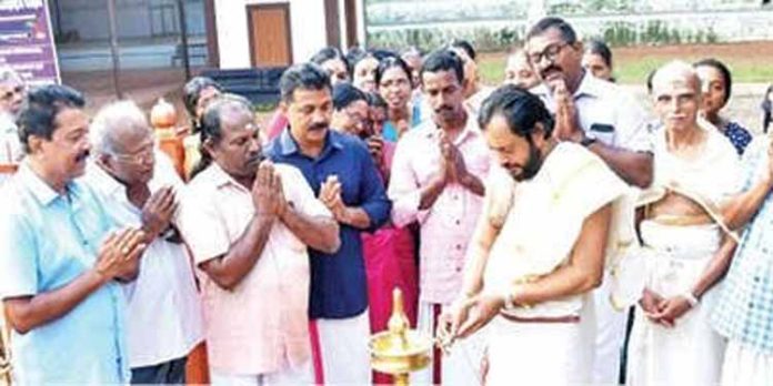തഴക്കര സുബ്രഹ്മണ്യസ്വാമീ ക്ഷേത്രത്തിൽ സ്കന്ദഷഷ്ഠി വ്രതാനുഷ്ഠാനച്ചടങ്ങുകൾ തുടങ്ങി തഴക്കര സുബ്രഹ്മണ്യസ്വാമീ ക്ഷേത്രത്തിൽ സ്കന്ദഷഷ്ഠി വ്രതാനുഷ്ഠാനച്ചടങ്ങുകൾ തുടങ്ങി
