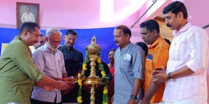 ദേശീയ സഹകരണ വാരാഘോഷവും വിദ്യാസമ്പാദ്യ നിധി വിതരണവും നടത്തി ദേശീയ സഹകരണ വാരാഘോഷവും വിദ്യാസമ്പാദ്യ നിധി വിതരണവും നടത്തി