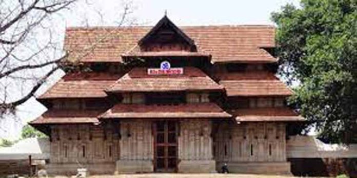 വടക്കുംനാഥ ക്ഷേത്ര മൈതാനത്ത് സിനിമ ഷൂട്ടിംഗ് വേണ്ട ; ഹൈക്കോടതി വടക്കുംനാഥ ക്ഷേത്ര മൈതാനത്ത് സിനിമ ഷൂട്ടിംഗ് വേണ്ട ; ഹൈക്കോടതി