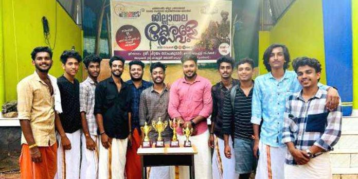 വഞ്ചിപ്പാട്ട് ; സംസ്ഥാന തല മത്സരത്തിലേക്ക് യോഗ്യത നേടി കീക്കൊഴൂർ വഞ്ചിപ്പാട്ട് ; സംസ്ഥാന തല മത്സരത്തിലേക്ക് യോഗ്യത നേടി കീക്കൊഴൂർ