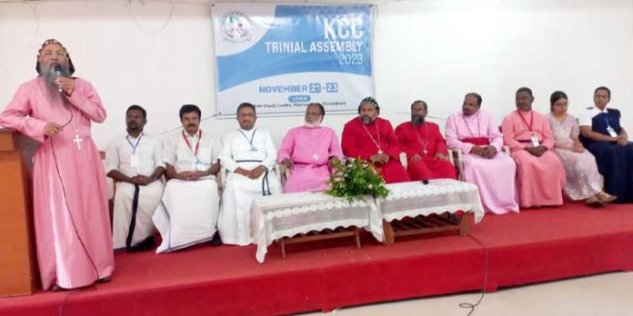 ബഹുസ്വരം അപസ്വരമല്ല : അലക്സിയോസ് മാര് യൗസേബിയസ് ബഹുസ്വരം അപസ്വരമല്ല : അലക്സിയോസ് മാര് യൗസേബിയസ്