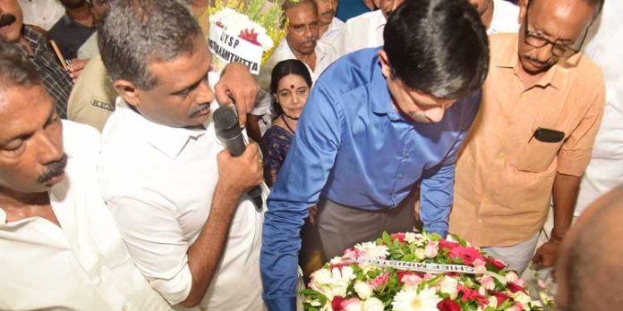 ഔദ്യോഗികബഹുമതികളോടെ ജസ്റ്റിസ് ഫാത്തിമ ബീവിക്ക് ജന്മനാടിന്റെ യാത്രാമൊഴി ഔദ്യോഗികബഹുമതികളോടെ ജസ്റ്റിസ് ഫാത്തിമ ബീവിക്ക് ജന്മനാടിന്റെ യാത്രാമൊഴി