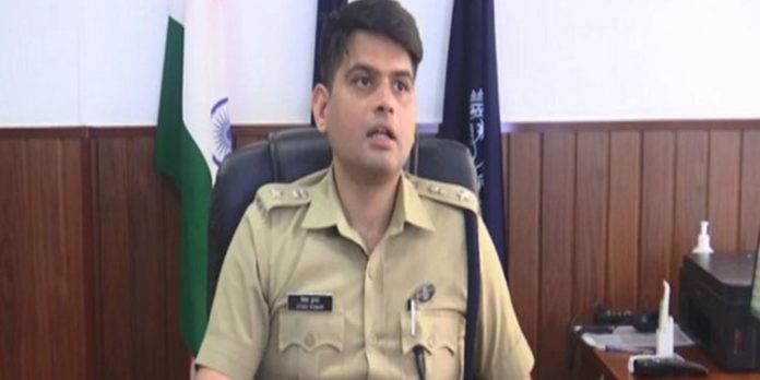 ആലുവ പീഡനക്കേസ് ; അതിവേഗം കുറ്റപത്രം സമര്പ്പിച്ചത് അഭിമാനകരമാണെന്ന് റൂറല് എസ്പി ആലുവ പീഡനക്കേസ് ; അതിവേഗം കുറ്റപത്രം സമര്പ്പിച്ചത് അഭിമാനകരമാണെന്ന് റൂറല് എസ്പി