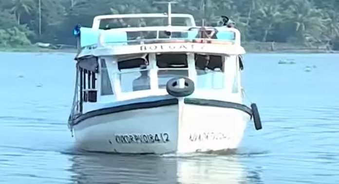 സുരക്ഷിതമല്ലാത്ത ബോട്ട് സർവീസിനെതിരെ നടപടിയെടുക്കാനൊരുങ്ങി മരട് നഗരസഭ സുരക്ഷിതമല്ലാത്ത ബോട്ട് സർവീസിനെതിരെ നടപടിയെടുക്കാനൊരുങ്ങി മരട് നഗരസഭ