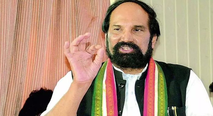 തെലങ്കാനയിൽ കോൺഗ്രസ് അധികാരത്തിലേക്ക്; ഉത്തം റെഡ്ഢിക്ക് ഇനി ഷേവ് ചെയ്യാം തെലങ്കാനയിൽ കോൺഗ്രസ് അധികാരത്തിലേക്ക്; ഉത്തം റെഡ്ഢിക്ക് ഇനി ഷേവ് ചെയ്യാം