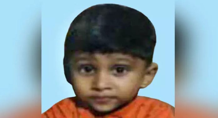 കളിക്കുന്നതിനിടെ മൂന്നര വയസ്സുകാരൻ കുഴഞ്ഞുവീണ് മരിച്ചു കളിക്കുന്നതിനിടെ മൂന്നര വയസ്സുകാരൻ കുഴഞ്ഞുവീണ് മരിച്ചു