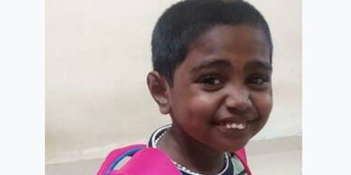 ലോറിക്ക് പിന്നില് സ്കൂട്ടര് ഇടിച്ച് അപകടം ; ഏഴ് വയസുകാരന് ദാരുണാന്ത്യം ലോറിക്ക് പിന്നില് സ്കൂട്ടര് ഇടിച്ച് അപകടം ; ഏഴ് വയസുകാരന് ദാരുണാന്ത്യം