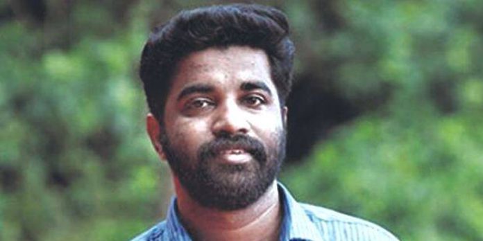 ഗവര്ണറെ കേരളത്തിലെ ഒരു ക്യാമ്പസിലും കയറ്റില്ല : പി എം ആർഷോ ഗവര്ണറെ കേരളത്തിലെ ഒരു ക്യാമ്പസിലും കയറ്റില്ല : പി എം ആർഷോ