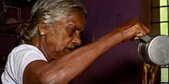 കാര്യമായ ക്രിസ്തുമസ് ആഘോഷങ്ങളില്ലാതെ മറിയക്കുട്ടി കാര്യമായ ക്രിസ്തുമസ് ആഘോഷങ്ങളില്ലാതെ മറിയക്കുട്ടി