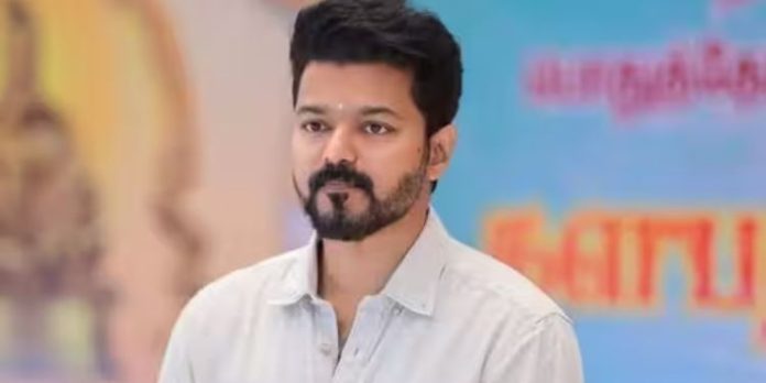 പ്രളയമേഖലയിൽ കൈത്താങ്ങായി വിജയ് ; 1500ഓളം പേർക്ക് പണവും ഭക്ഷണവസ്തുക്കളും എത്തിക്കും പ്രളയമേഖലയിൽ കൈത്താങ്ങായി വിജയ് ; 1500ഓളം പേർക്ക് പണവും ഭക്ഷണവസ്തുക്കളും എത്തിക്കും