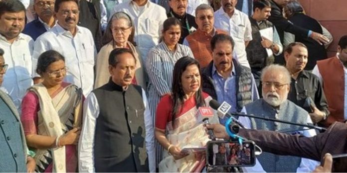 നിശബ്ദയാക്കാനാവില്ല ; മോദിക്കെതിരെ ഇനിയും ശബ്ദിക്കും ; മഹുവ മൊയ്ത്ര നിശബ്ദയാക്കാനാവില്ല ; മോദിക്കെതിരെ ഇനിയും ശബ്ദിക്കും ; മഹുവ മൊയ്ത്ര