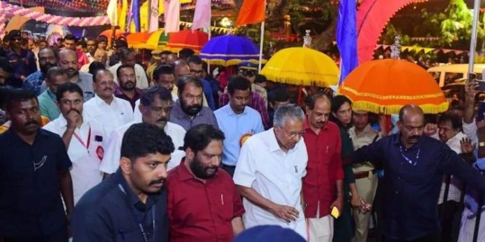 തൊഴിൽ വർധനയ്ക്ക് തൊഴിൽ മിഷൻ എന്ന ആശയം സർക്കാർ ചർച്ച ചെയ്യും : മുഖ്യമന്ത്രി തൊഴിൽ വർധനയ്ക്ക് തൊഴിൽ മിഷൻ എന്ന ആശയം സർക്കാർ ചർച്ച ചെയ്യും : മുഖ്യമന്ത്രി
