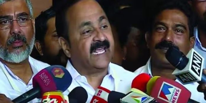 സംസ്ഥാനത്തെ സാമ്പത്തിക പ്രതിസന്ധിയുടെ മുഴുവന് ഉത്തരവാദിത്തവും കേന്ദ്രത്തിനല്ല : പ്രതാപനെ തള്ളി വിഡി സതീശൻ സംസ്ഥാനത്തെ സാമ്പത്തിക പ്രതിസന്ധിയുടെ മുഴുവന് ഉത്തരവാദിത്തവും കേന്ദ്രത്തിനല്ല : പ്രതാപനെ തള്ളി വിഡി സതീശൻ