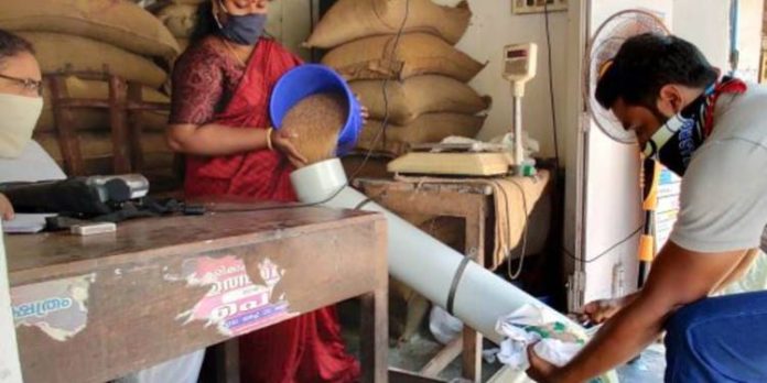 സംസ്ഥാനത്ത് റേഷൻ വിതരണം പ്രതിസന്ധിയിലേക്ക് സംസ്ഥാനത്ത് റേഷൻ വിതരണം പ്രതിസന്ധിയിലേക്ക്
