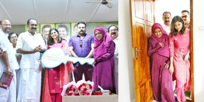 അമ്മക്കിളിക്കൂട് ഭവന നിർമ്മാണ പദ്ധതി ; 50 വീടുകൾ കൈമാറി കല്യാണി പ്രിയദർശൻ അമ്മക്കിളിക്കൂട് ഭവന നിർമ്മാണ പദ്ധതി ; 50 വീടുകൾ കൈമാറി കല്യാണി പ്രിയദർശൻ