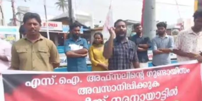 ചാലക്കുടി എസ്.ഐയെ തെരുവുപട്ടിയെപ്പോലെ തല്ലും ; ഭീഷണിയുമായി എസ്എഫ്ഐ നേതാവ് ചാലക്കുടി എസ്.ഐയെ തെരുവുപട്ടിയെപ്പോലെ തല്ലും ; ഭീഷണിയുമായി എസ്എഫ്ഐ നേതാവ്