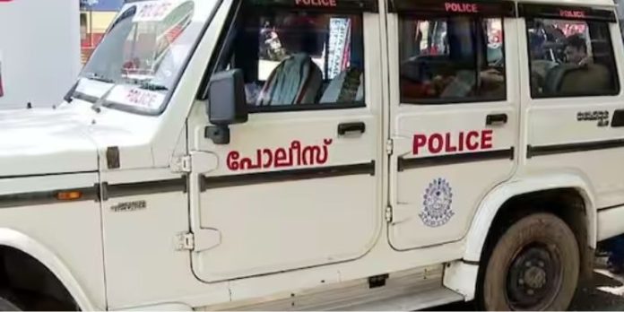 സഹോദരിയുടെ വീട്ടിൽ നിന്നും ഒരു ലക്ഷം കവർന്നു : പ്രതി പിടിയിൽ സഹോദരിയുടെ വീട്ടിൽ നിന്നും ഒരു ലക്ഷം കവർന്നു : പ്രതി പിടിയിൽ