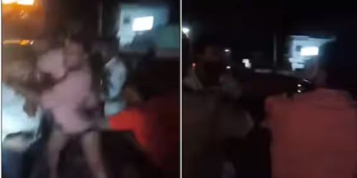 കെഎസ്ആര്ടിസി ജീവനക്കാര്ക്ക് നേരെ ആക്രമണം; കാര് യാത്രക്കാര്ക്കെതിരെ കേസ് കെഎസ്ആര്ടിസി ജീവനക്കാര്ക്ക് നേരെ ആക്രമണം; കാര് യാത്രക്കാര്ക്കെതിരെ കേസ്