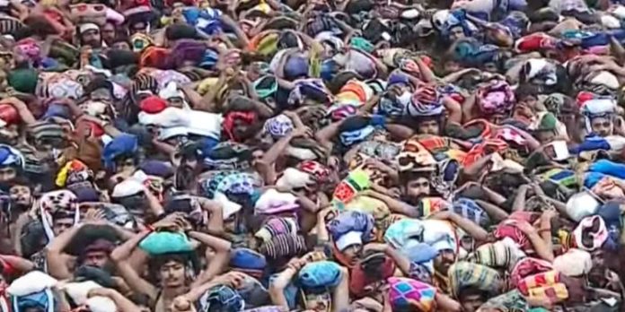 ശബരിമലയിൽ വൻ തിരക്ക് ; സന്നിധാനത്ത് രണ്ടുദിവസത്തിനിടെ എത്തിയത് ഒന്നരലക്ഷം പേർ ശബരിമലയിൽ വൻ തിരക്ക് ; സന്നിധാനത്ത് രണ്ടുദിവസത്തിനിടെ എത്തിയത് ഒന്നരലക്ഷം പേർ
