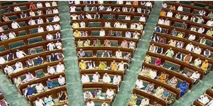 ടെലികോം സേവനങ്ങളുടെ നിയന്ത്രണം സര്ക്കാരിന് ഏറ്റെടുക്കാം ; ടെലികമ്മ്യൂണിക്കേഷന് ബില് പാര്ലമെന്റ് പാസാക്കി ടെലികോം സേവനങ്ങളുടെ നിയന്ത്രണം സര്ക്കാരിന് ഏറ്റെടുക്കാം ; ടെലികമ്മ്യൂണിക്കേഷന് ബില് പാര്ലമെന്റ് പാസാക്കി