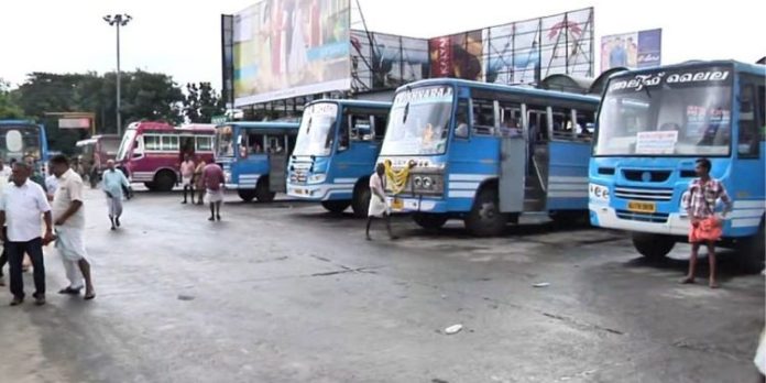 ജോലി നിഷേധിച്ച് ഉടമ : പുല്പ്പള്ളിയില് 13ന് സ്വകാര്യബസുകള് പണിമുടക്കും ജോലി നിഷേധിച്ച് ഉടമ : പുല്പ്പള്ളിയില് 13ന് സ്വകാര്യബസുകള് പണിമുടക്കും