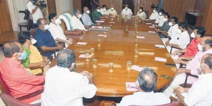 60 ചതുരശ്ര മീറ്റര് വരെയുള്ള വീടുകളെ വസ്തുനികുതിയില് നിന്ന് ഒഴിവാക്കി : ഇന്നത്തെ മന്ത്രിസഭായോഗ തീരുമാനങ്ങള് 60 ചതുരശ്ര മീറ്റര് വരെയുള്ള വീടുകളെ വസ്തുനികുതിയില് നിന്ന് ഒഴിവാക്കി : ഇന്നത്തെ മന്ത്രിസഭായോഗ തീരുമാനങ്ങള്