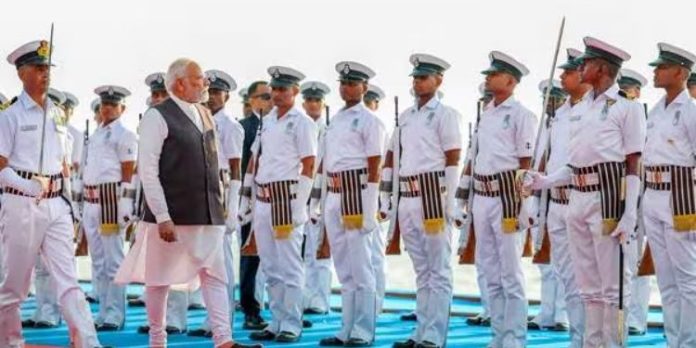 നാവികസേനയിലെ റാങ്കുകള് ഇന്ത്യന് സംസ്കാരത്തിന് അനുസരിച്ച് പുനര്നാമകരണം ചെയ്യും : പ്രധാനമന്ത്രി നാവികസേനയിലെ റാങ്കുകള് ഇന്ത്യന് സംസ്കാരത്തിന് അനുസരിച്ച് പുനര്നാമകരണം ചെയ്യും : പ്രധാനമന്ത്രി