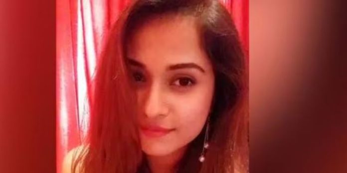 നടൻ സുശാന്ത് രാജ്പുത്തിന്റെ മാനേജര് ദിഷാ സാലിയന്റെ മരണത്തില് പ്രത്യേക അന്വേഷണത്തിന് ഉത്തരവിട്ട് മഹാരാഷ്ട്ര സര്ക്കാര് നടൻ സുശാന്ത് രാജ്പുത്തിന്റെ മാനേജര് ദിഷാ സാലിയന്റെ മരണത്തില് പ്രത്യേക അന്വേഷണത്തിന് ഉത്തരവിട്ട് മഹാരാഷ്ട്ര സര്ക്കാര്