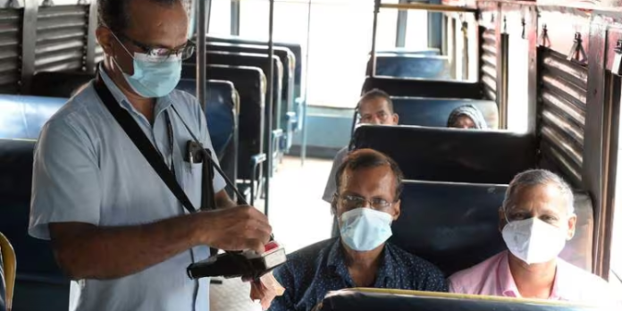 60 വയസ്സിന് മുകളില് പ്രായമുള്ളവരും അസുഖബാധിതരും മാസ്ക് ധരിക്കണം ; നിര്ദേശവുമായി കര്ണാടക ആരോഗ്യമന്ത്രി 60 വയസ്സിന് മുകളില് പ്രായമുള്ളവരും അസുഖബാധിതരും മാസ്ക് ധരിക്കണം ; നിര്ദേശവുമായി കര്ണാടക ആരോഗ്യമന്ത്രി