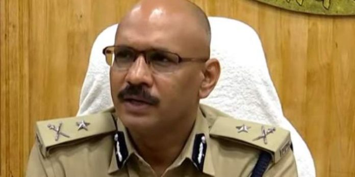 പുതുവല്സര ആഘോഷങ്ങള് : രാത്രി പന്ത്രണ്ടരയോടെ അവസാനിപ്പിക്കണമെന്ന് പോലീസ് കമ്മിഷണര് പുതുവല്സര ആഘോഷങ്ങള് : രാത്രി പന്ത്രണ്ടരയോടെ അവസാനിപ്പിക്കണമെന്ന് പോലീസ് കമ്മിഷണര്