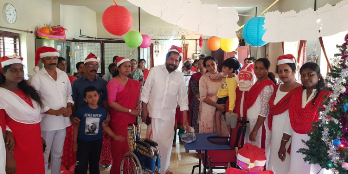 റാന്നി ഓട്ടിസം സെന്ററിൽ ക്രിസ്മസ് ആഘോഷവും സഹായ ഉപകരണ വിതരണവും നടത്തി റാന്നി ഓട്ടിസം സെന്ററിൽ ക്രിസ്മസ് ആഘോഷവും സഹായ ഉപകരണ വിതരണവും നടത്തി