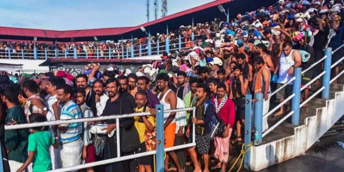 തിരക്ക് നിയന്ത്രണം പാളി ; ശബരിമലയിൽ പോലീസ് ചുമതലകളിൽ മാറ്റം തിരക്ക് നിയന്ത്രണം പാളി ; ശബരിമലയിൽ പോലീസ് ചുമതലകളിൽ മാറ്റം